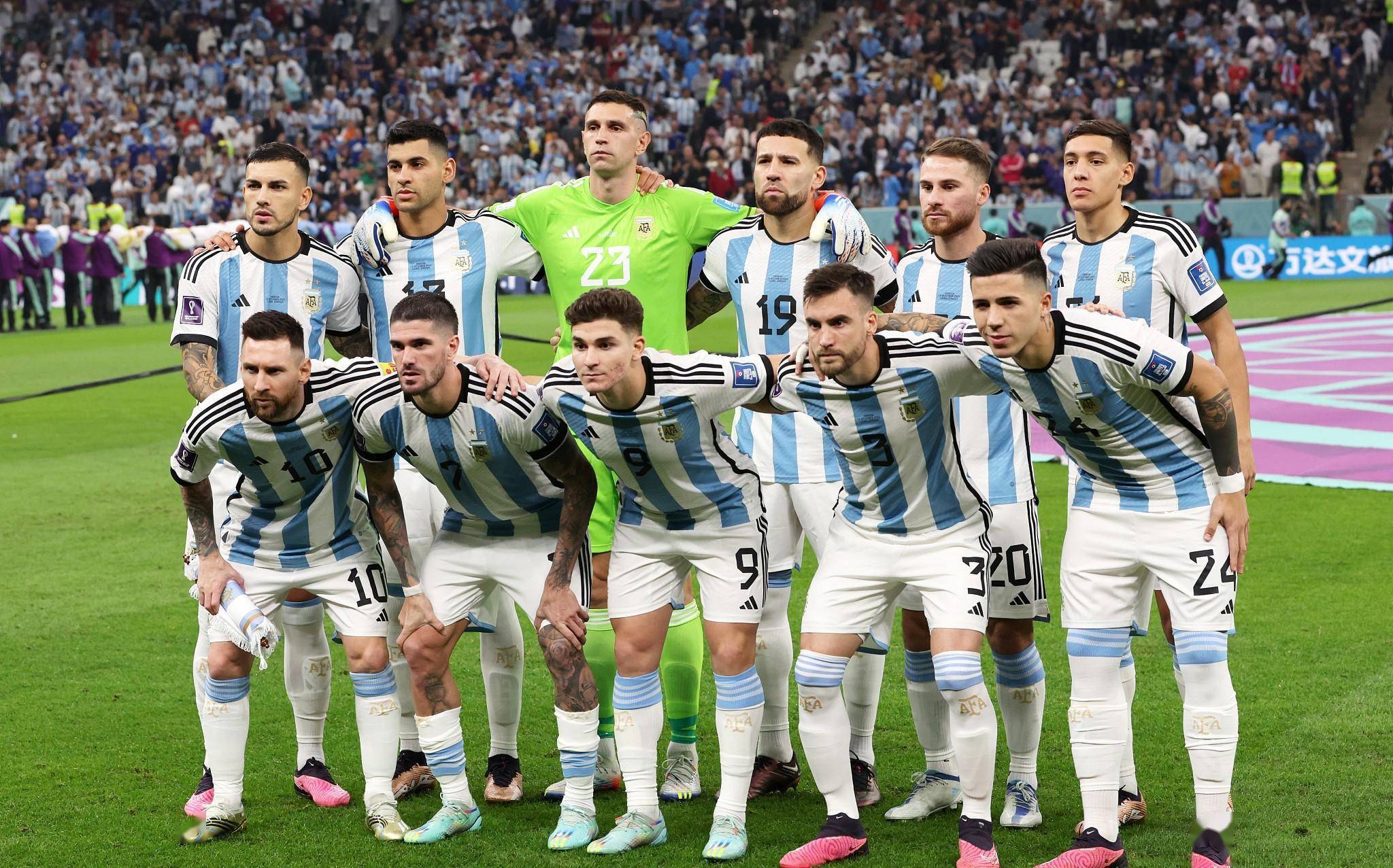 明卡重回海 明卡重回海